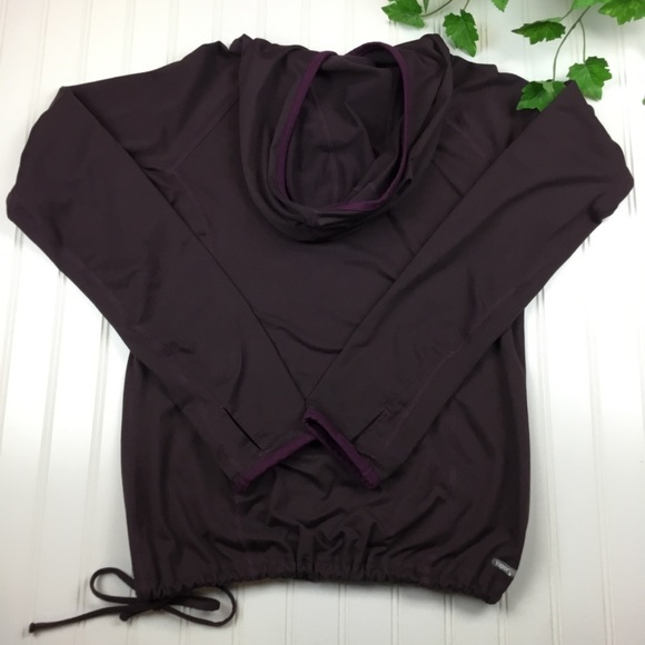 The North Face Vapor Wick Pullover Hoodie - Picture 10 of 11